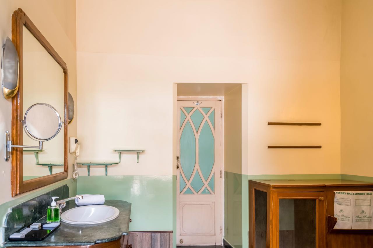 Hotel Inn Season Mahamandir Экстерьер фото